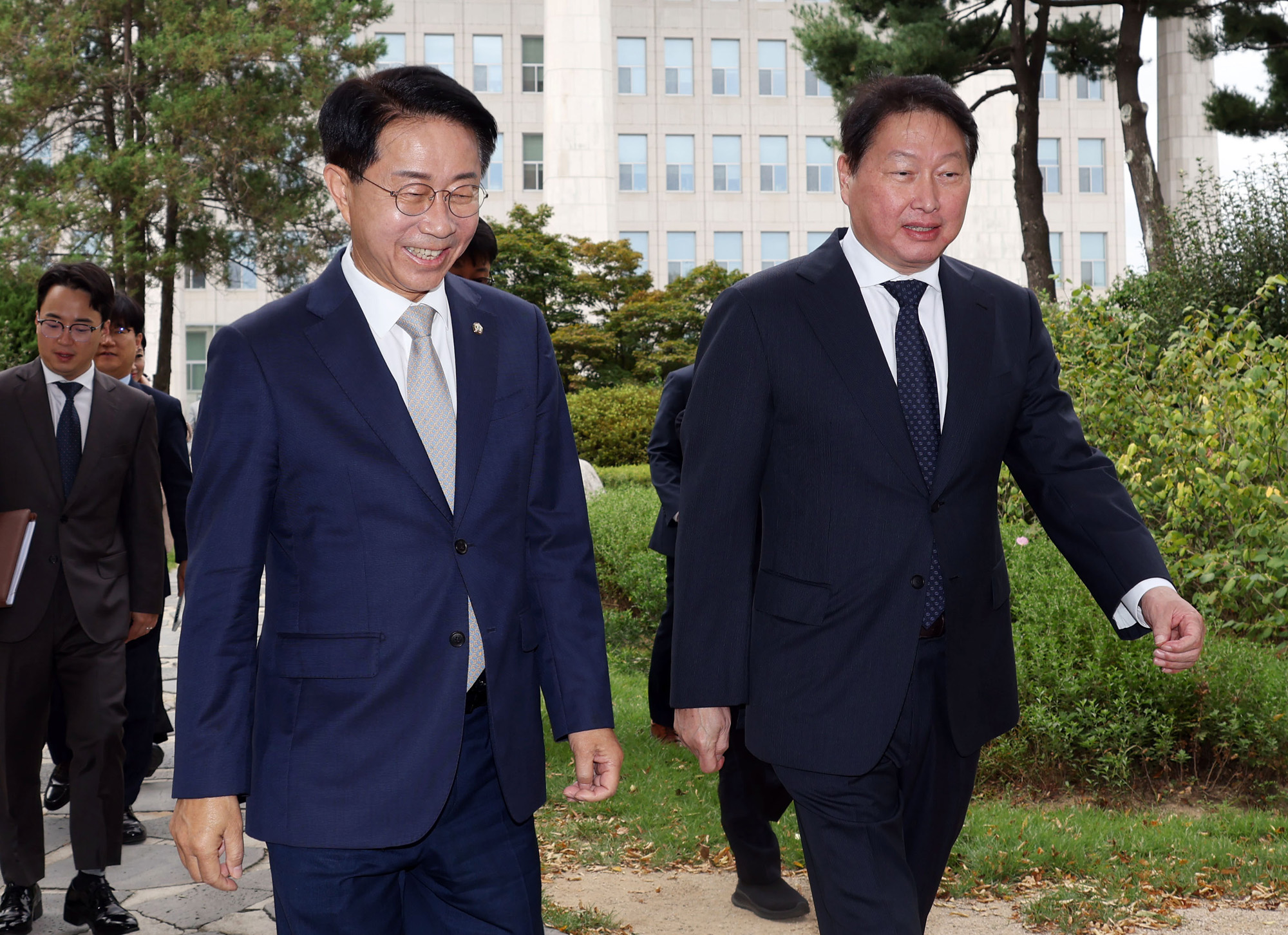 정치;경제;경제대도약위원회출범식;조정식 국회의장;최태원