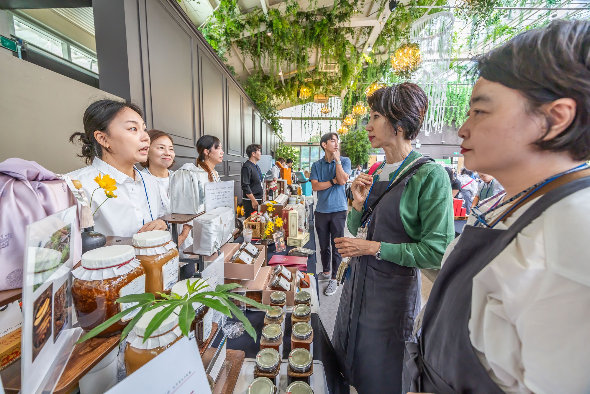 사회;행사;바자회;자선바자회;미래회자선바자회;노소영;노소영아트센터나비관장;케이퀸미래회자선바자회;K-QUEEN;K-퀸