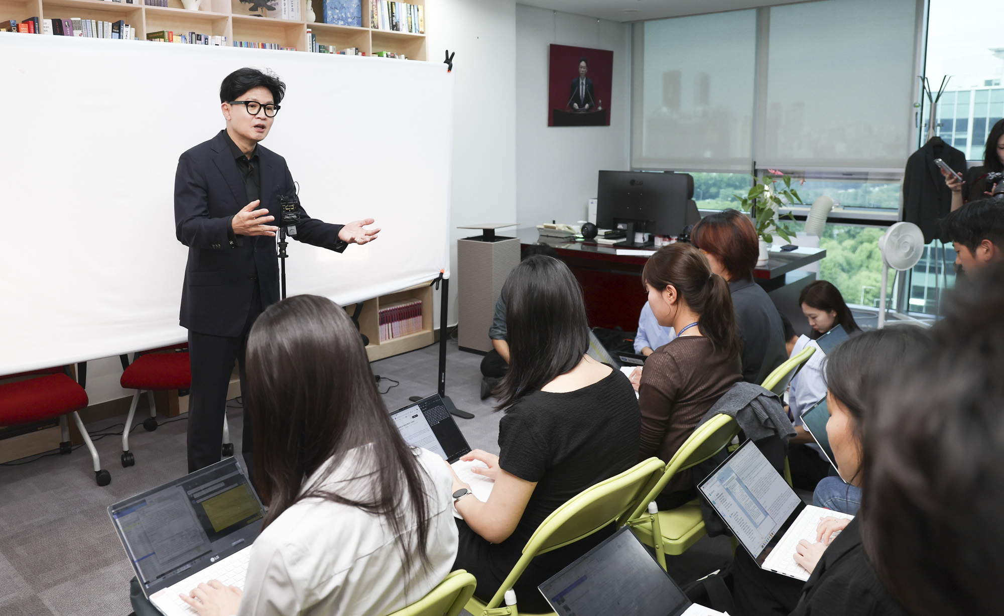 정치;국회;김승원식약청탁;한동훈;제넨셀주가피해자;세종페디칼;박정훈