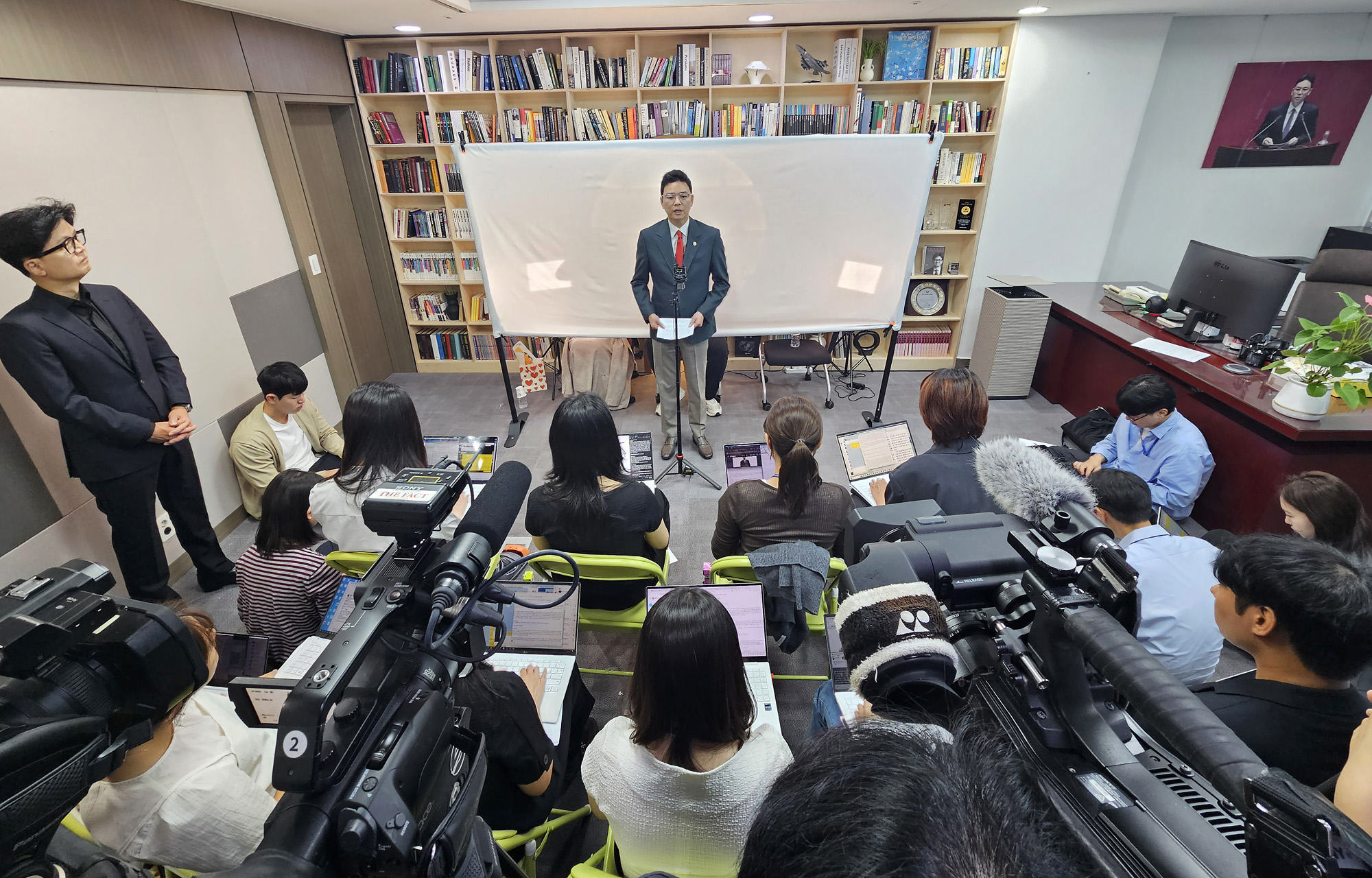 정치;국회;김승원식약청탁;한동훈;제넨셀주가피해자;세종페디칼;박정훈