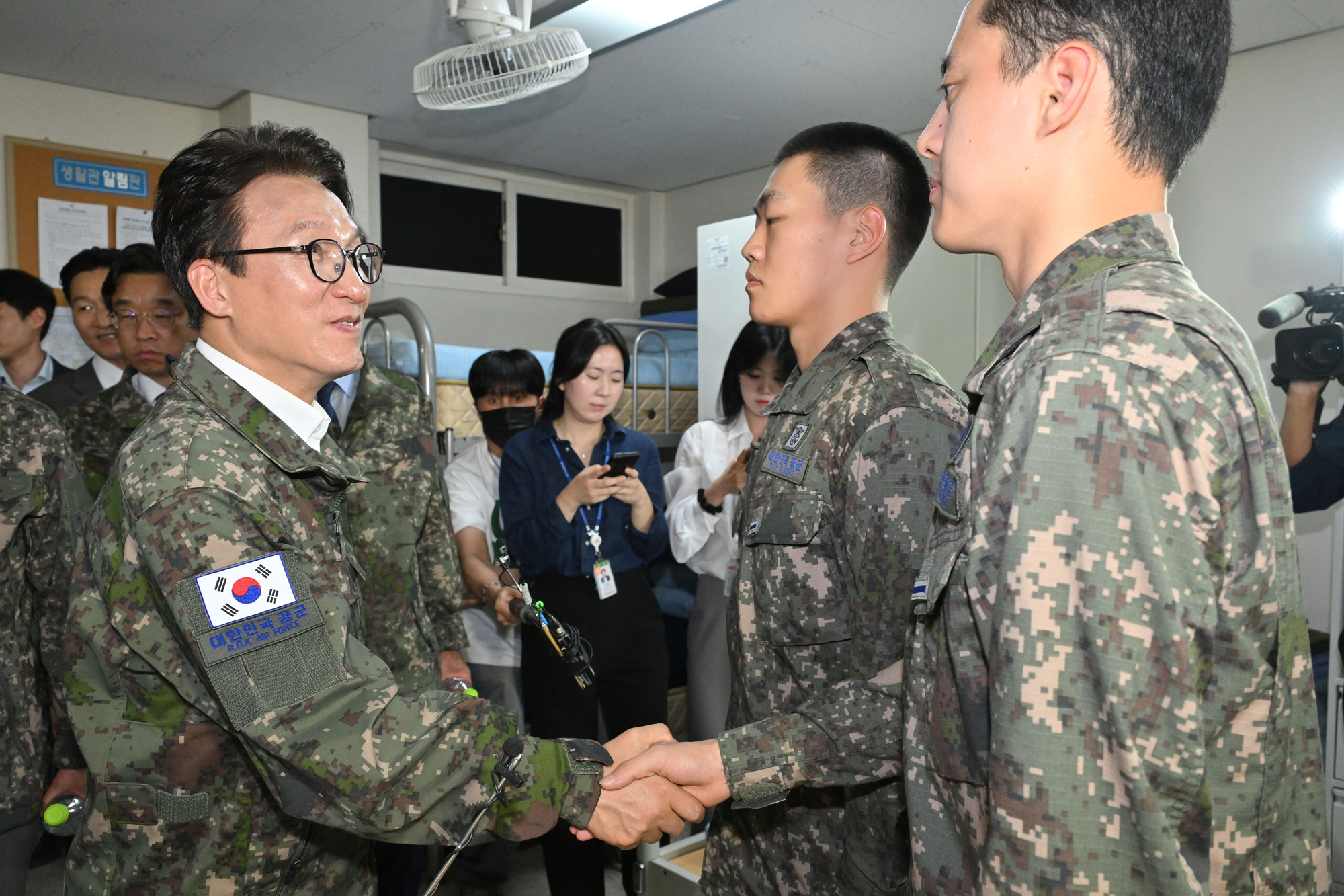 정치;국회;김민석;공군부대
