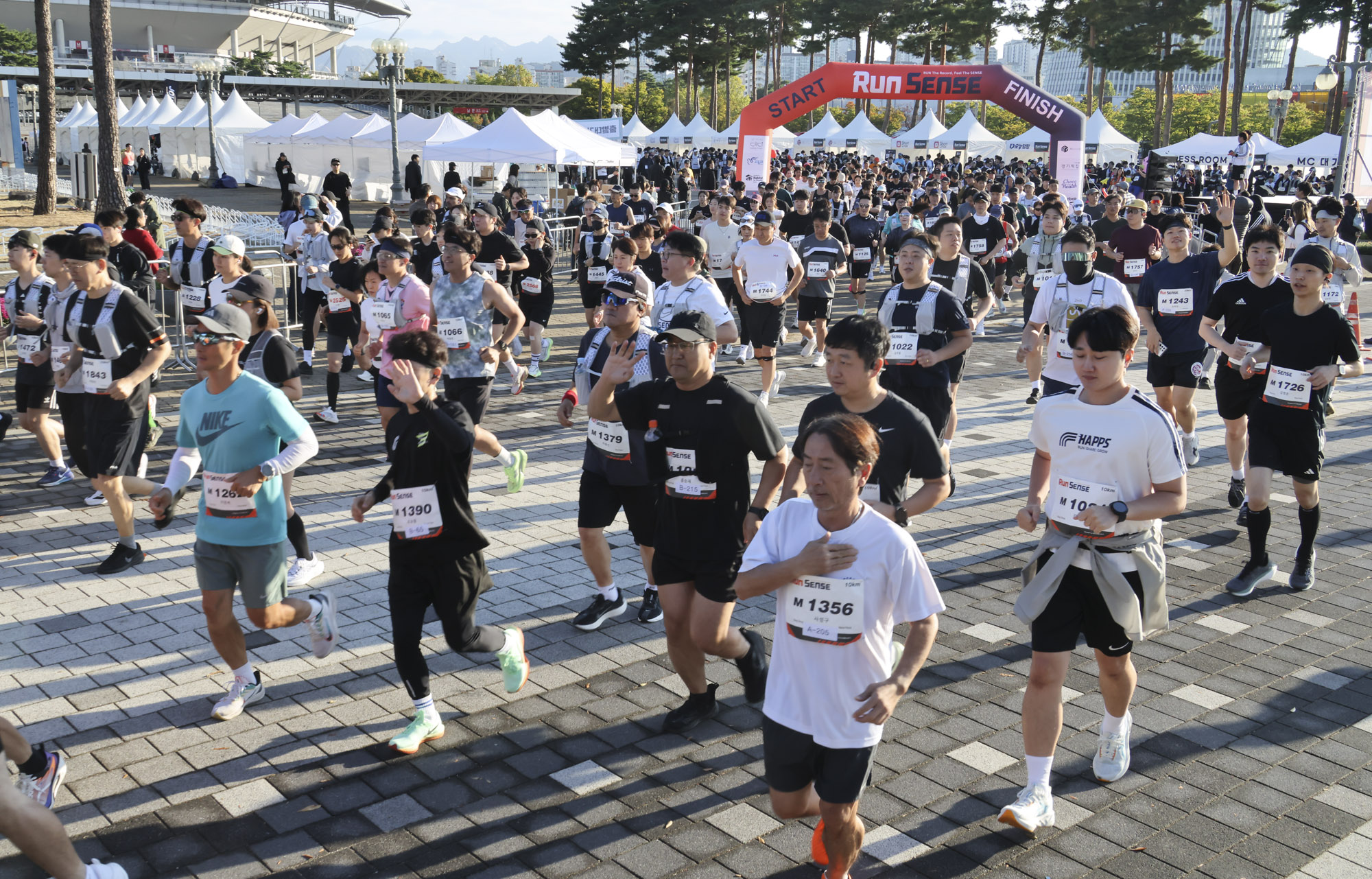 런센스;마라톤;버닝런;런센스2026;비즈한국