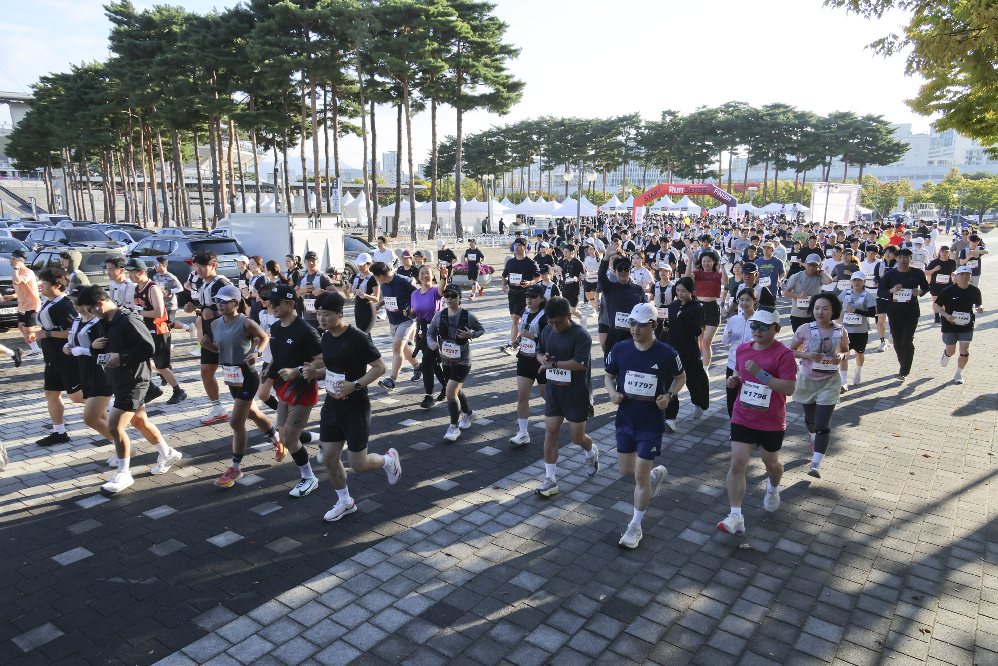 런센스;마라톤;버닝런;런센스2026;비즈한국