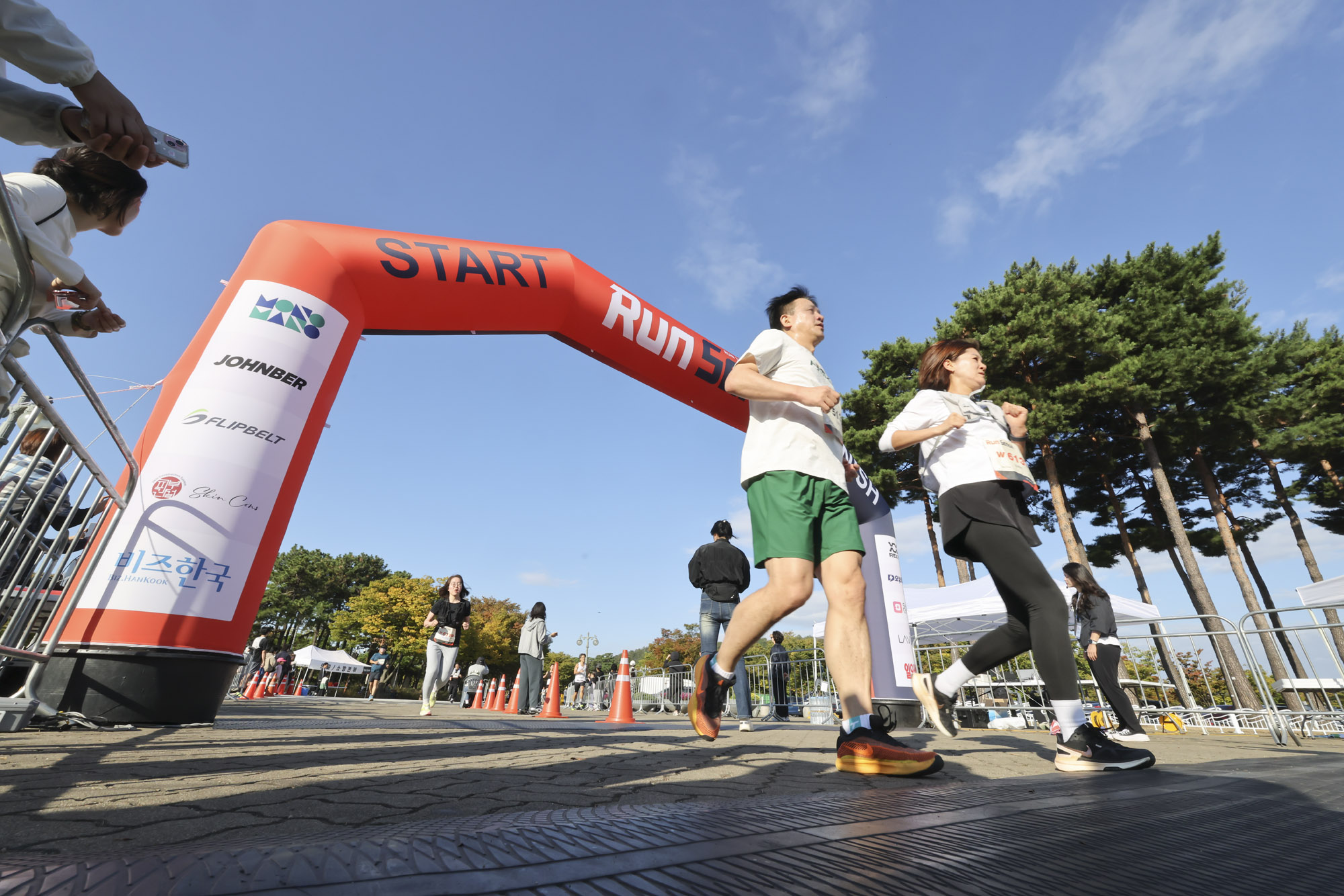 런센스;마라톤;버닝런;런센스2026;비즈한국