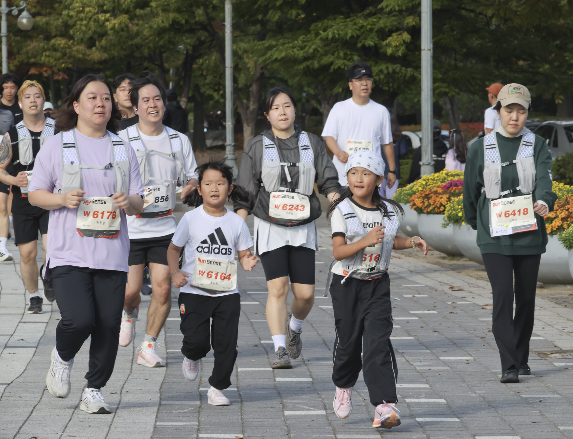 런센스;마라톤;버닝런;런센스2026;비즈한국