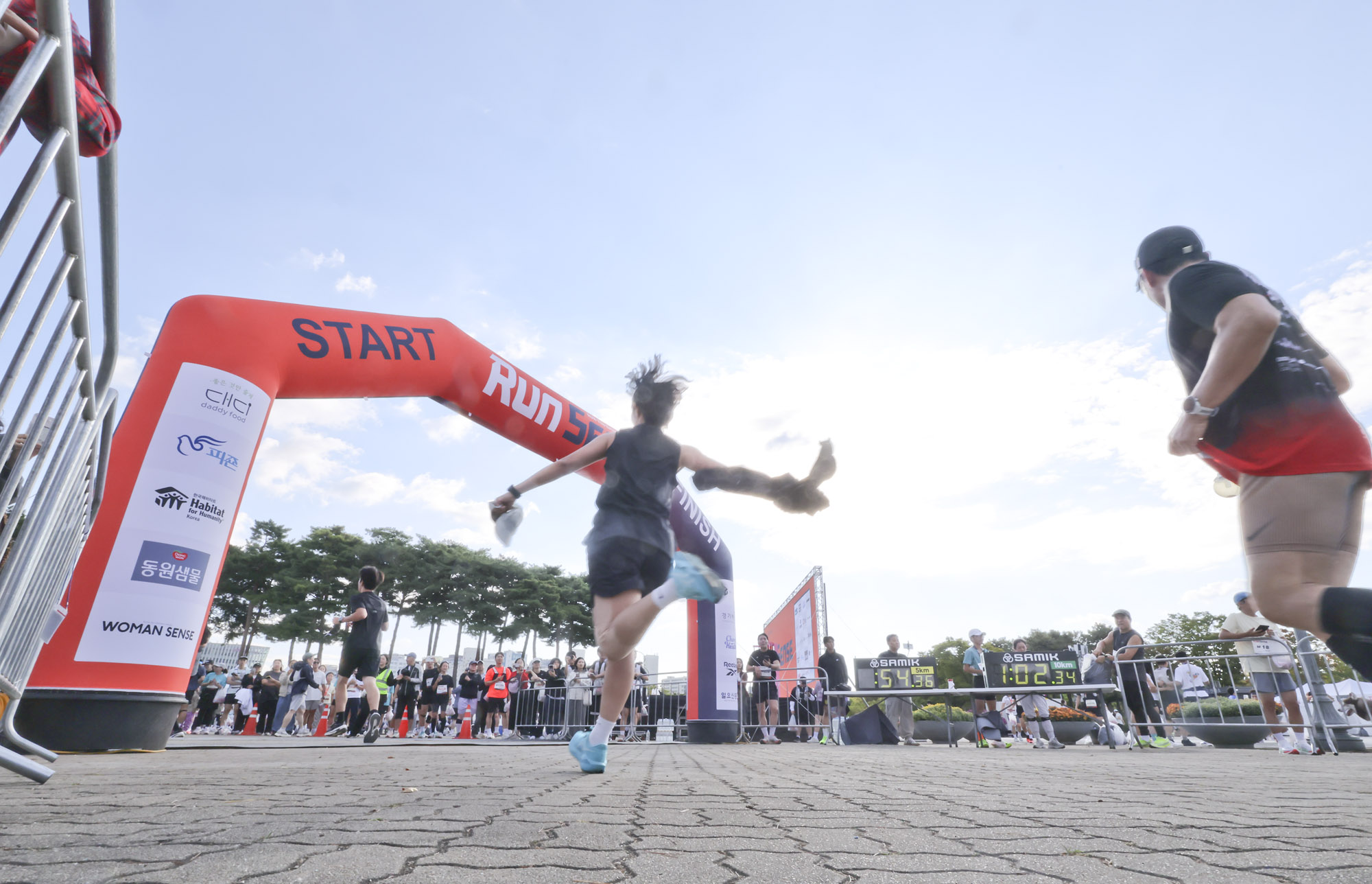 런센스;마라톤;버닝런;런센스2026;비즈한국