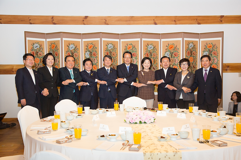 정치/국회/국회의장/중진의원