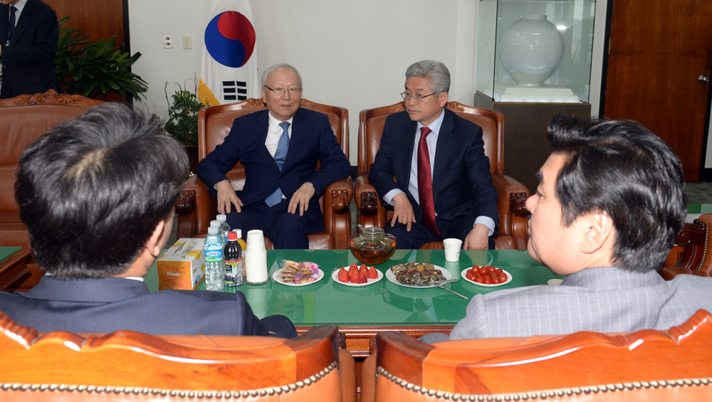 국회/정치/국가정보원장/이병호/정보위원회