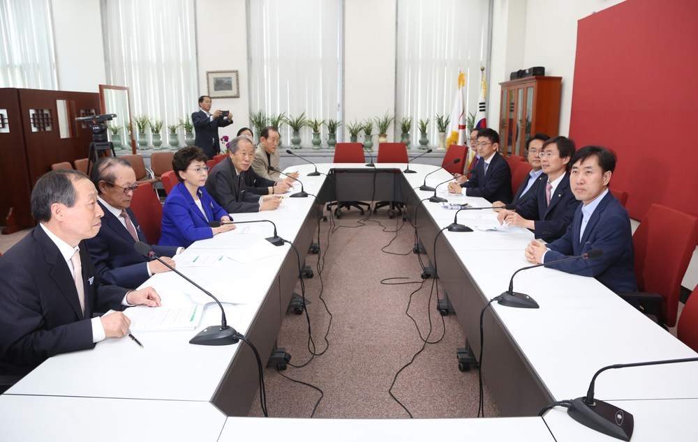 정치/국회/새누리당/정진석/가덕도공항/김해공