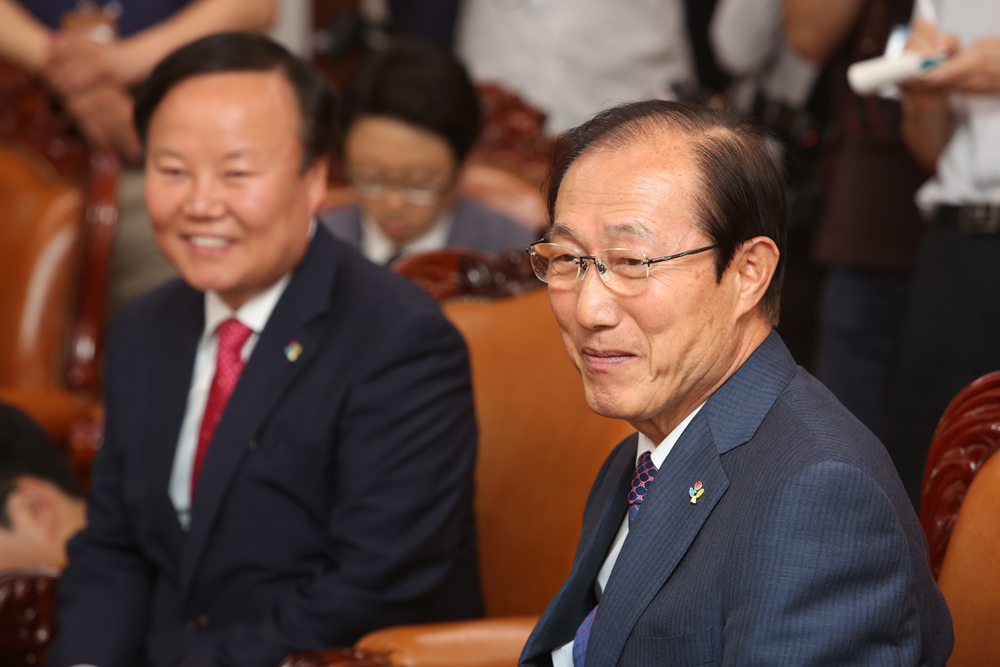 정치/국회/국회의장/청와대비서실장/이원종/정