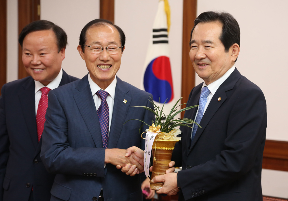 정치/국회/국회의장/청와대비서실장/이원종/정