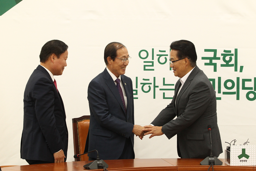 정치/국회/대통령비서실장/이원종/박지원