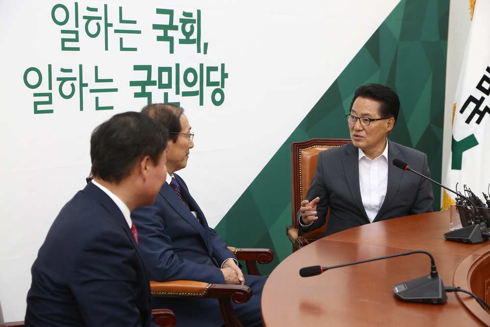 정치/국회/대통령비서실장/이원종/박지원