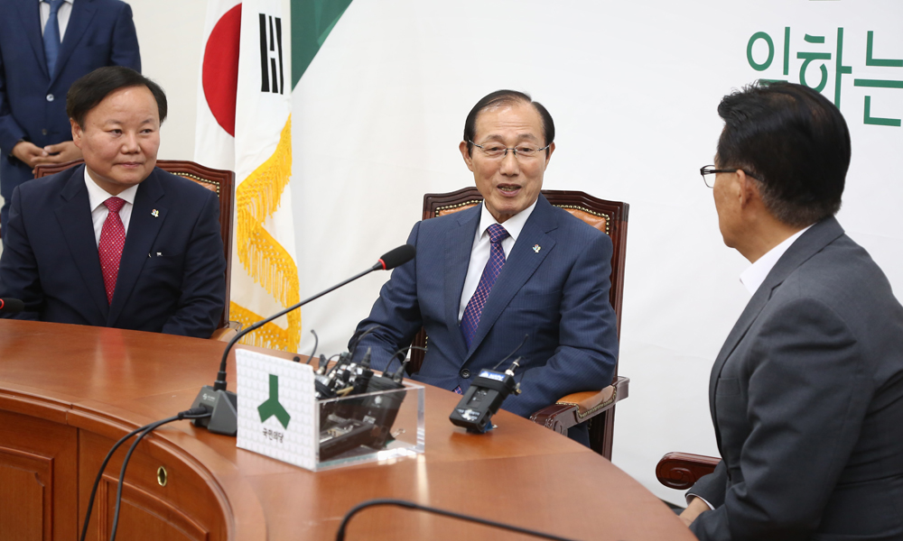 정치/국회/대통령비서실장/이원종/박지원