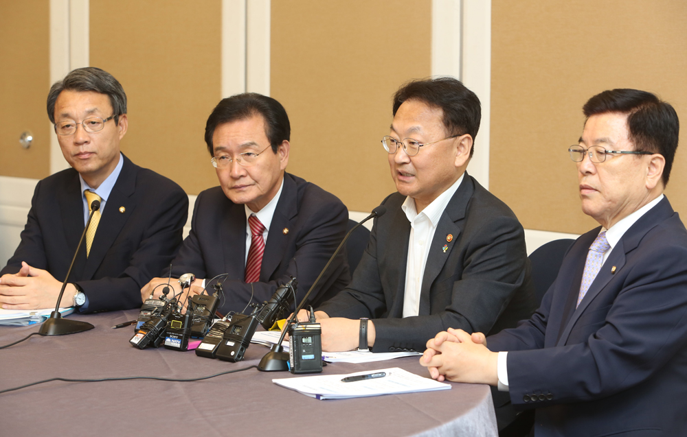 정치/국회/3당/유일호장관/민생경제현안점검회