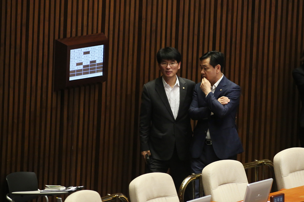 정치/국회/본회의/대정부질문/박완주/김관영