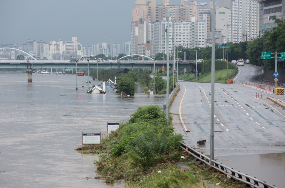 중랑천/동부간선도로/동부간선도로 통제/중랑천