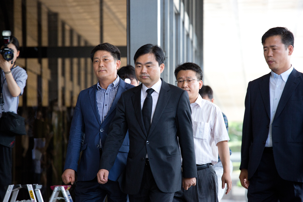 사회,경제,주식,주식대박,배임,검사장,진경준,소환,출두,서울중앙지검,특임검사