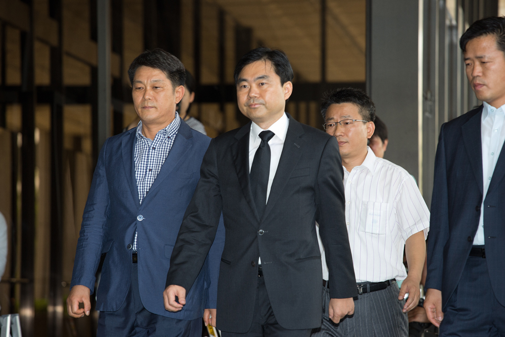 사회,경제,주식,주식대박,배임,검사장,진경준,소환,출두,서울중앙지검,특임검사