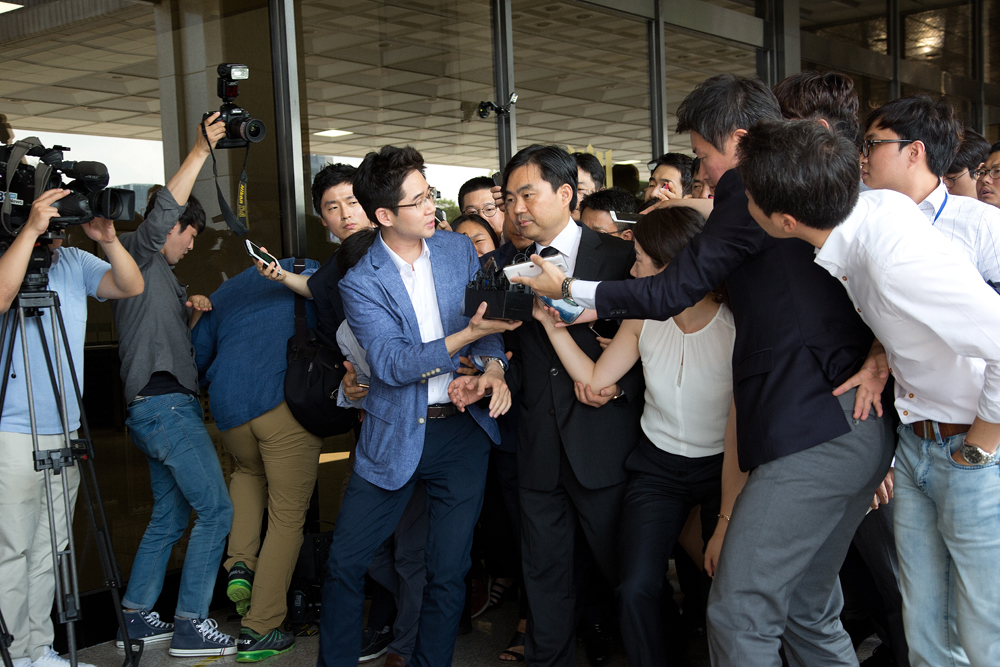 사회,경제,주식,주식대박,배임,검사장,진경준,소환,출두,서울중앙지검,특임검사