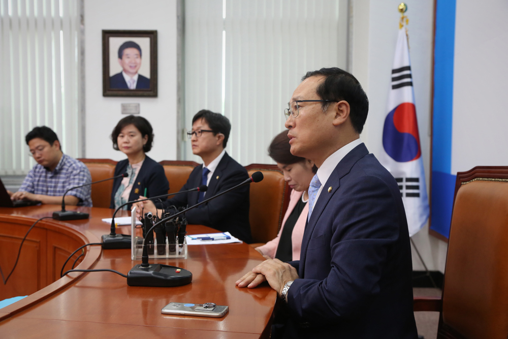 정치/국회/환경노동위원회/홍영표/