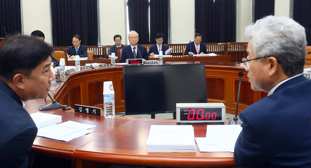 정치/국회/정보위원회/이병호/국정원장