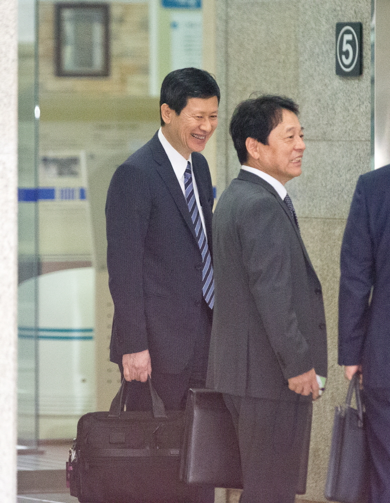 신동주,롯데,롯데홀딩스,신동주 검찰 출석,신동주 검찰