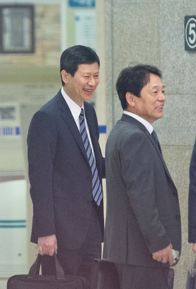 신동주,롯데,롯데홀딩스,신동주 검찰 출석,신동주 검찰