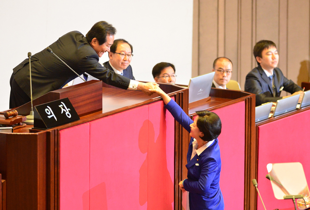 정치,국회,본회의,추미애,교섭단체대표연설