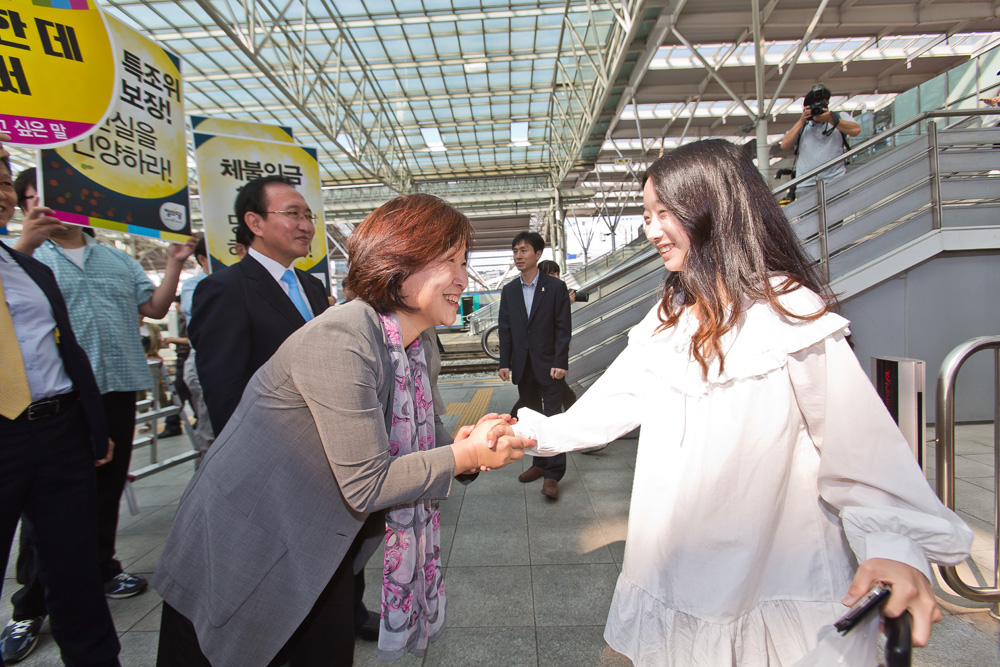 정치/정당/국회/정의당/심상정/노회찬/서울역/귀