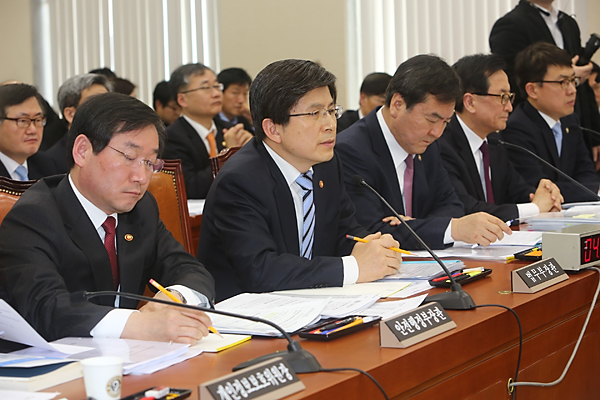 정치/국회/국회의원/정당/정무위원회/정무위/기