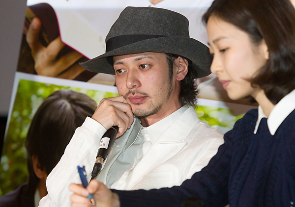 문호 영화 시사회 행복한사전 오다기리조