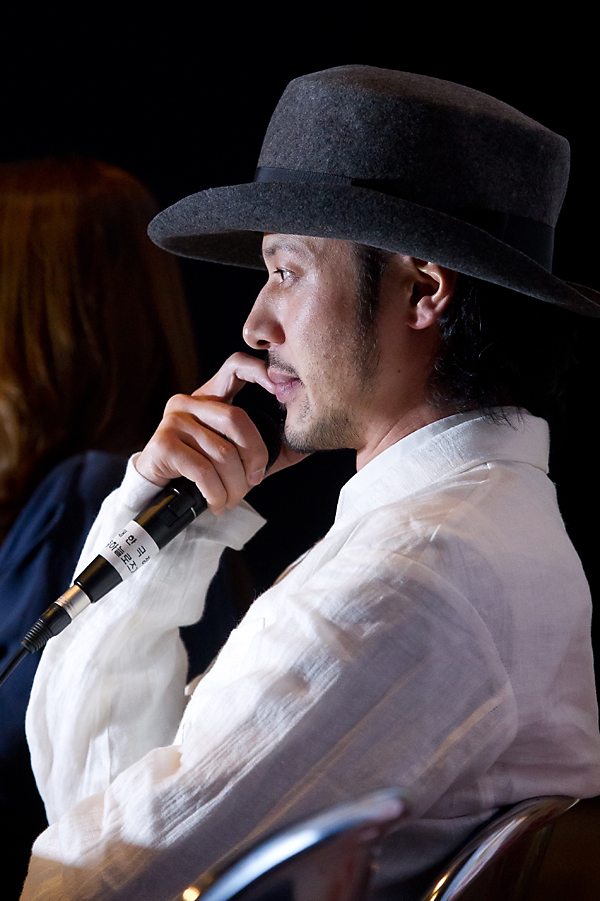 문호 영화 시사회 행복한사전 오다기리조